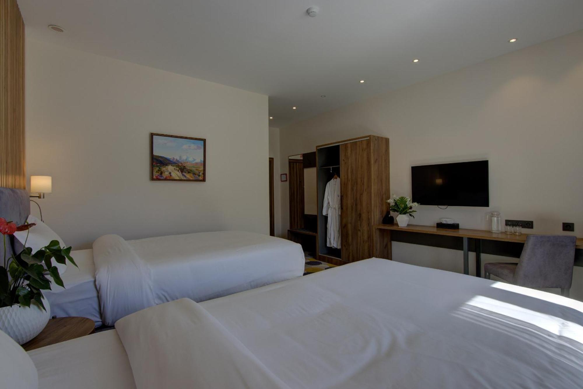Grand Khan Tengri 4* Naryn Eksteriør billede
